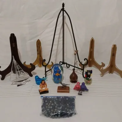 Miscellaneous Collectibles And Easels