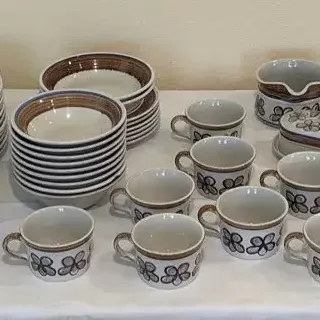Banelero “Poppy Trail” Dinner Set