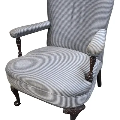 Sale Photo Thumbnail #112: ANTIQUE MAHOGANY OPEN ARMCHAIR
Item Details
Shipping Details
Payment Details
Auction Details
Description
Antique Open Armchair on turned and carved mahogany legs. Measures 26"x29"x34" Provenance: A Washington DC Private Estate **In house shipping availabl
