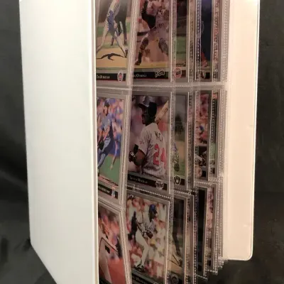 1992 Leaf Baseball Cards in Binder, 97 Total 