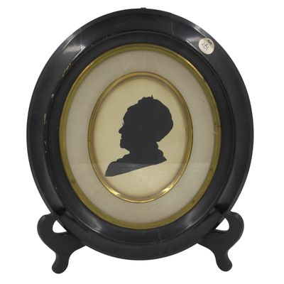 OVAL FRAMED HAND PAINTED SILHOUETTE