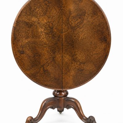ENGLISH VICTORIAN BURR WALNUT TILT-TOP LOO TABLE, 19th CENTURY