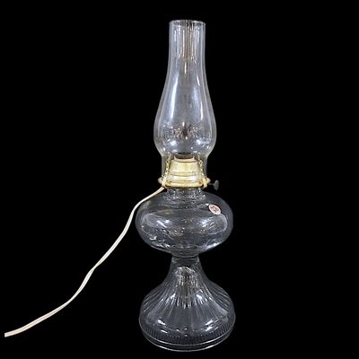 VINTAGE BEEHIVE GLASS OIL LAMP WITH CHIMNEY