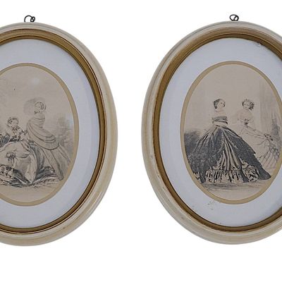 PAIR OF OVAL FRAMED ANTIQUE LADIES FASHION PRINTS