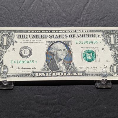2013 Series US $1 Federal Reserve Note - issued in Virginia - Star Note