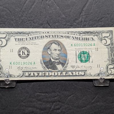 Sale Photo Thumbnail #197: 1969 A Series US $5 Federal Reserve Note - issued in Texas