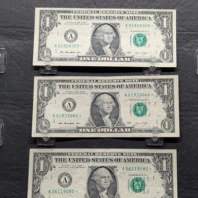 Sale Photo Thumbnail #399: (3) 2013 Series US $1 Federal Reserve Star Notes issued in Massachusetts, Misalignment Error
