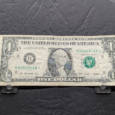 Sale Photo Thumbnail #226: 2009 Series US $1 Federal Reserve Note issued in Missouri - Low Serial Number Starts with 000, Star Note