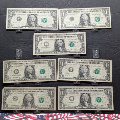 (7) 2009 Series US $1 Federal Reserve Notes - (6) Star Notes