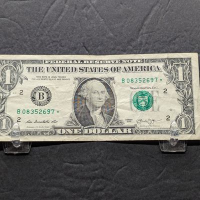 Sale Photo Thumbnail #219: 2013 Series US $1 Federal Reserve Note issued in New York - Star Note