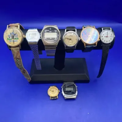 Watches Standard And Digital, Including Disneyland ,Timex, Armitron. Midi 