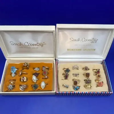 Sarah Coventry Costume Jewelry Rings With Bicentennial Collection Box