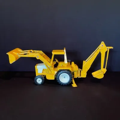 Vintage 1970s Ertl International Harvester Tractor Loader Backhoe #472 