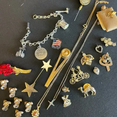 Vintage Costume Jewelry/Accessories