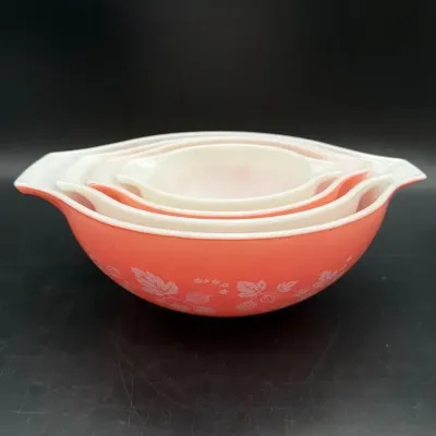 Vintage 4 Piece Pyrex Pink Cinderella Gooseberry Mixing Bowls