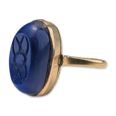 18K Yellow Gold and Carved Lapis Lazuli Ring