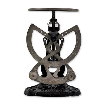 Philipp Jakob Maul Columbus Cast Iron Bilateral Postal Scale