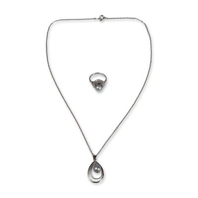 2pc Silver and Grey Pearl Jewelry Ring and Necklace
