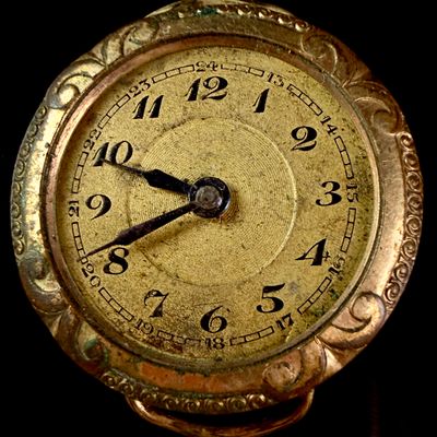 Sale Photo Thumbnail #141: Vintage Gold-Toned Trench-Style Military Wristwatch Head