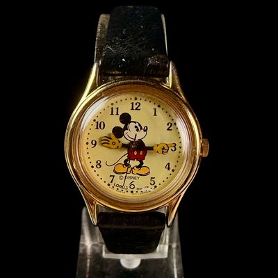 Sale Photo Thumbnail #106: Lorus Disney Mickey Mouse Quartz Wristwatch V515-6080