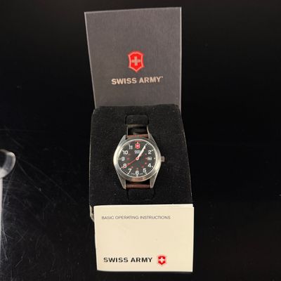 Sale Photo Thumbnail #4: Victorinox Swiss Army Field Watch INC-87420 New Old Stock in Box