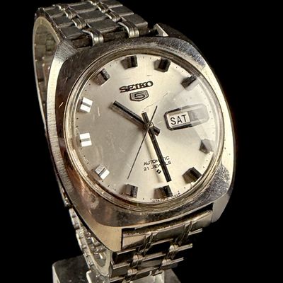 Sale Photo Thumbnail #55: Vintage Seiko 5 Automatic 6119-7103 Stainless Steel Wristwatch November 1970 Runs