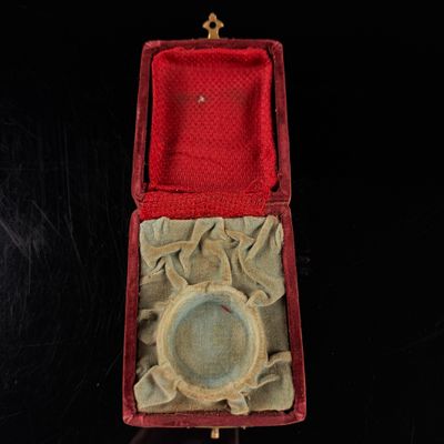 Sale Photo Thumbnail #73: Victorian Red Velvet Pocket Watch or Medallion Presentation Case