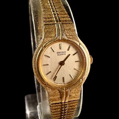 Sale Photo Thumbnail #136: Seiko Ladies Quartz Wristwatch Reference 2Y00-0189