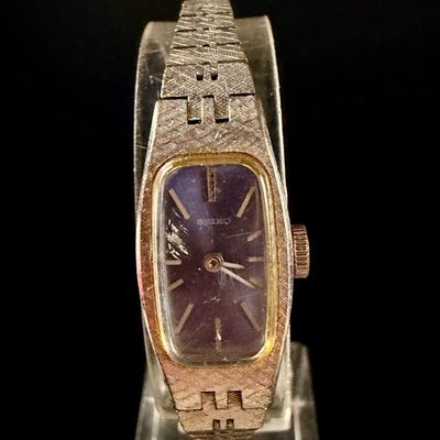 Sale Photo Thumbnail #19: Vintage Seiko 1520-3629 Ladies Manual Wind Wristwatch, 1974