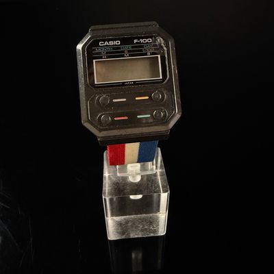 Sale Photo Thumbnail #185: Vintage Casio F-100 Digital Quartz Watch Module 52 Japan R Black Resin Case