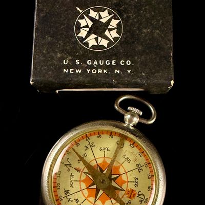 Sale Photo Thumbnail #51: WWII US Gauge Co Pocket Compass with Original Box