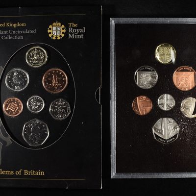 Sale Photo Thumbnail #259: 2008 UK ROYAL SHIELD OF ARMS PROOF COLLECTION