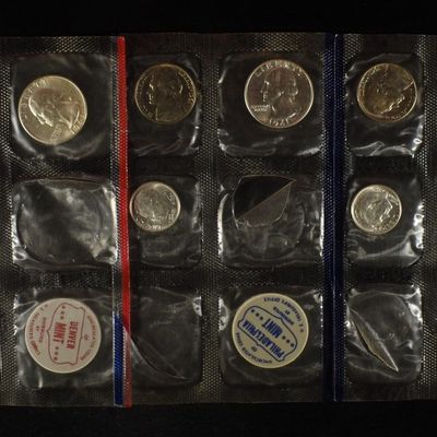Sale Photo Thumbnail #260: (5) 1961 PARTIAL MINT SETS MISSING 50C & 1 CENT