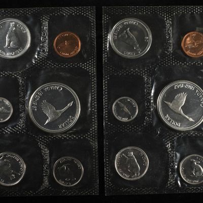 Sale Photo Thumbnail #213: (2) 1967 CANADA PL SET