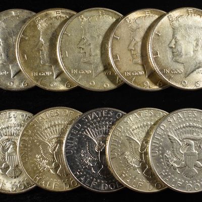 Sale Photo Thumbnail #350: (10) 90% SILVER KENNEDY HALF DOLLARS
