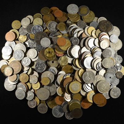 Sale Photo Thumbnail #122: 5 LBS FOREIGN COINS NON- SILVER