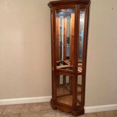 Lighted Corner Cabinet W Glass Shelves
