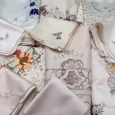 Embroidered Ivory/cream Tablecloths, Napkins And Placemats
