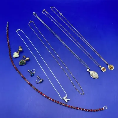 Vintage Costume Jewelry Some Sara Coventry Six Necklaces Two Pair Of Earrings