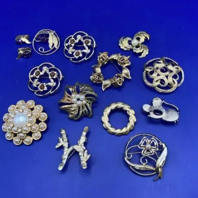 Vintage Sara Coventry Gold Tone Brooches