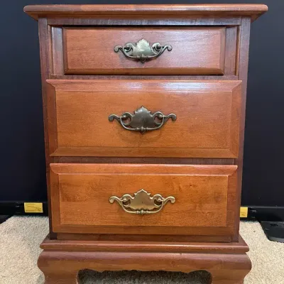 Traditional Early American Solid Wood Three-Drawer Nightstand