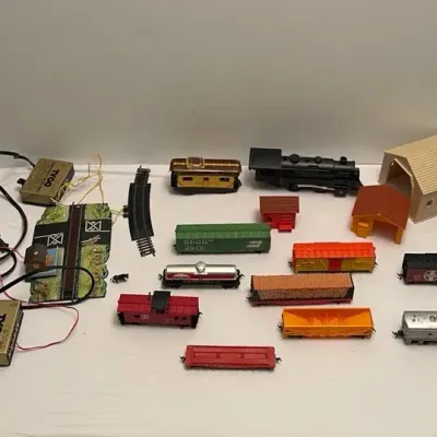 Tyco HO Scale Model Train Cars Tracks Accessories Wiring&Marx O-gauge Engine Caboose 