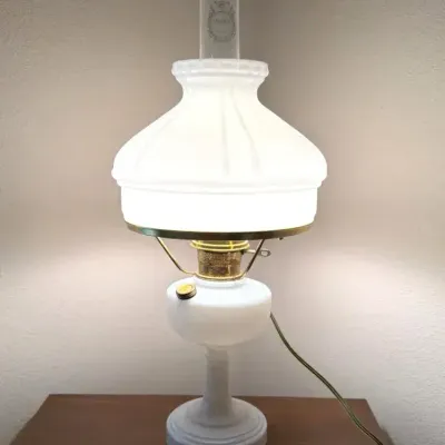 Vintage Aladdin Electric Lamp