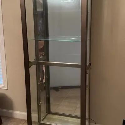Havertys Modern Lighted Display Cabinet with Five Glass Shelves
