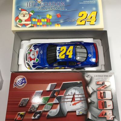 Jeff Gordon Foundation Holiday Car 2004