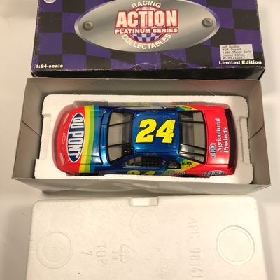 Jeff Gordon #24 DuPont 1997 Monte Carlo LE