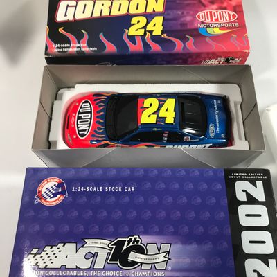 Jeff Gordon #24 DuPont 2002 Monte Carlo LE