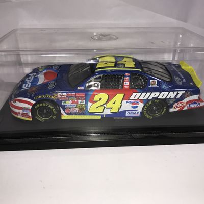 Jeff Gordon #24 Pepsi / DuPont Diecast in Display