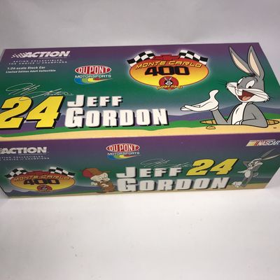Jeff Gordon #24 DuPont Looney Tunes 2001