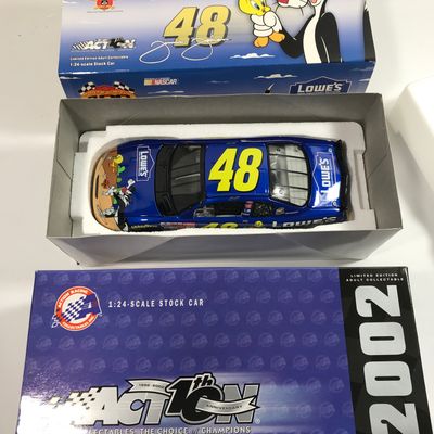 Jimmie Johnson #48 Looney Tunes Rematch LE